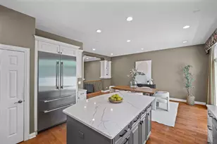 2064 Valor Ct, Glenview, IL 60026 - Photo 9