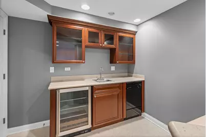 2064 Valor Court, Glenview, IL 60026 - Photo 15