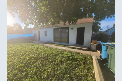 937 Montgomery Avenue, Aurora, IL 60506 - Photo 1
