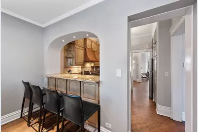 3823 N Alta Vista Terrace, Chicago, IL 60613 - Photo 9