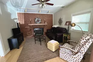 422 Bernard Dr, Buffalo Grove, IL 60089 - Photo 5