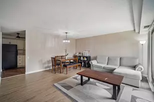 1840 Huntington Blvd, Hoffman Estates, IL 60169 - Photo 7
