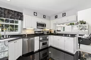 75 Madeline Cir, Schaumburg, IL 60173 - Photo 15