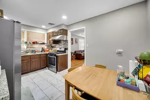 9039 La Crosse Ave, Skokie, IL 60077 - Photo 7