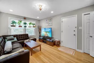 9039 La Crosse Ave, Skokie, IL 60077 - Photo 3