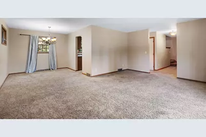 5848 Weymouth Drive, Rockford, IL 61114 - Photo 5