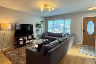 2002 W Coulter St, Chicago, IL 60608 - Photo 3