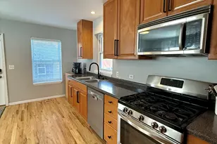2002 W Coulter St, Chicago, IL 60608 - Photo 15