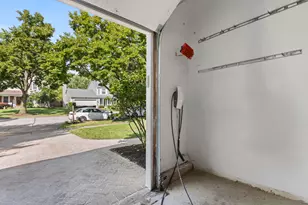197 Knightsbridge Dr, Mundelein, IL 60060 - Photo 15