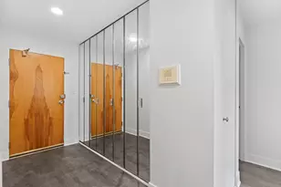 6800 N California Ave, Chicago, IL 60645 - Photo 15