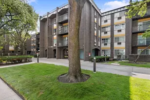 6800 N California Ave, Chicago, IL 60645 - Photo 1