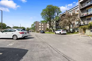 6800 N California Ave, Chicago, IL 60645 - Photo 19