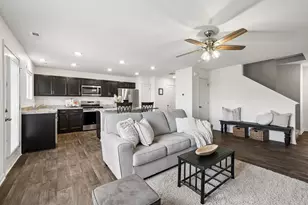 1169 Amber Dr, Cary, IL 60013 - Photo 3
