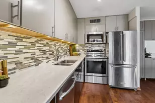 900 N Lake Shore Dr, Chicago, IL 60611 - Photo 13