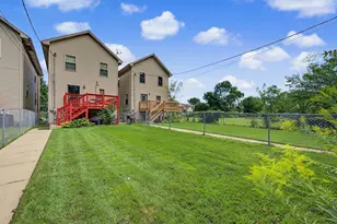 7816 S Woodlawn St, Chicago, IL 60619 - Photo 3