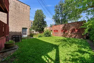 9015 S Muskegon Ave, Chicago, IL 60617 - Photo 27