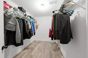 8559 S Phillips Ave, Chicago, IL 60617 - Photo 15