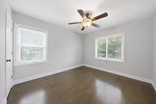 8559 S Phillips Ave, Chicago, IL 60617 - Photo 21