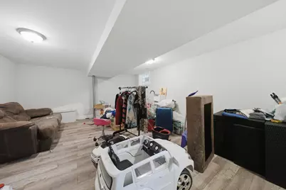 8559 S Phillips Avenue, Chicago, IL 60617 - Photo 19