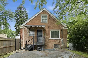 8559 S Phillips Ave, Chicago, IL 60617 - Photo 23