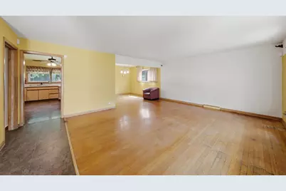 15531 Woodlawn East Avenue, South Holland, IL 60473 - Photo 7