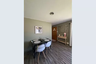 530 E 3rd Street, Lockport, IL 60441 - Photo 5