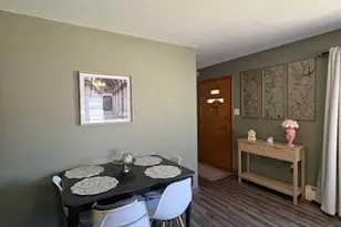 530 E 3rd St, Lockport, IL 60441 - Photo 5