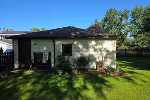 530 E 3rd St, Lockport, IL 60441 - Photo 21
