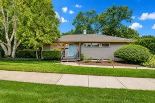 520 S Beverly St, Wheaton, IL 60187 - Photo 1