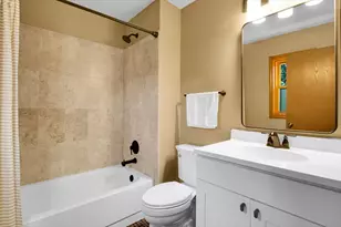 130 Lewis Ct, Saint Charles, IL 60174 - Photo 17