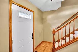 130 Lewis Ct, Saint Charles, IL 60174 - Photo 5