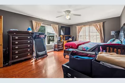 8336 Mango Avenue, Morton Grove, IL 60053 - Photo 15