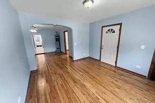 5005 W Eddy St, Chicago, IL 60641 - Photo 17