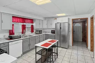 5005 W Eddy St, Chicago, IL 60641 - Photo 9