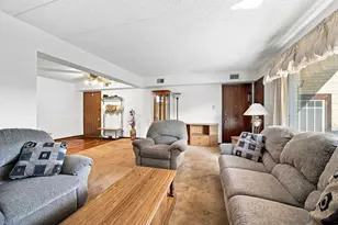 5746 106th St, Chicago Ridge, IL 60415 - Photo 5