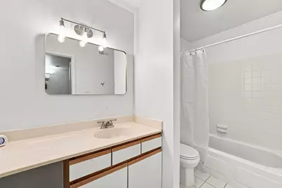 6109 Knoll Wood Road #102, Willowbrook, IL 60527 - Photo 5