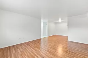 6109 Knoll Wood Rd, Willowbrook, IL 60527 - Photo 9