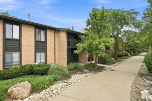 6109 Knoll Wood Rd, Willowbrook, IL 60527 - Photo 1