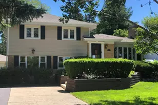 647 N Wilke Rd, Arlington Heights, IL 60005 - Photo 1