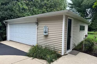 647 N Wilke Rd, Arlington Heights, IL 60005 - Photo 13