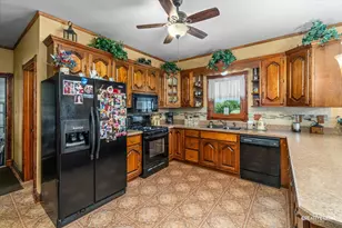 16303 Pratt Rd, Sandwich, IL 60548 - Photo 9