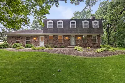 2S730 White Oak Lane, Batavia, IL 60510 - Photo 1