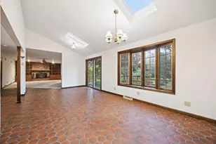 2S730 White Oak Ln, Batavia, IL 60510 - Photo 5