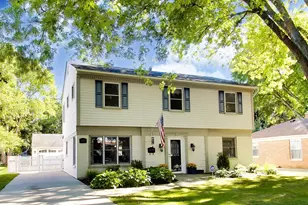 833 E Rockland Rd, Libertyville, IL 60048 - Photo 1