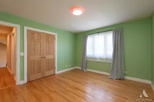 735 Yorkshire Ln, Des Plaines, IL 60016 - Photo 23