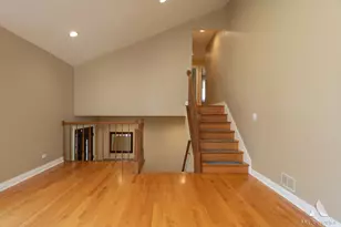 735 Yorkshire Ln, Des Plaines, IL 60016 - Photo 19