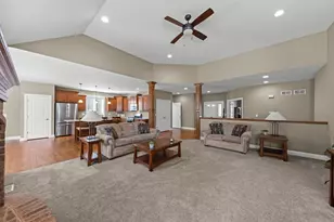 476 Bloomfield Cir W, Oswego, IL 60543 - Photo 5
