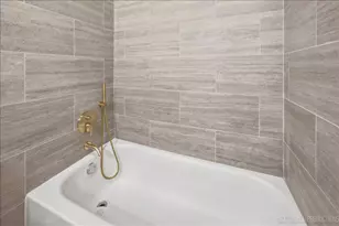 8330 Portsmouth Dr, Darien, IL 60561 - Photo 15
