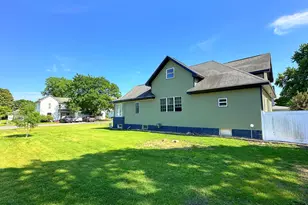401 S Jackson St, Flanagan, IL 61740 - Photo 3