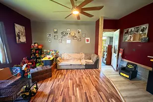 401 S Jackson St, Flanagan, IL 61740 - Photo 5